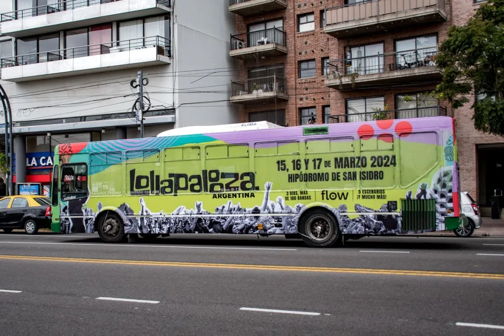 Activación urbana de Lollapalooza Argentina para DF Entertainment